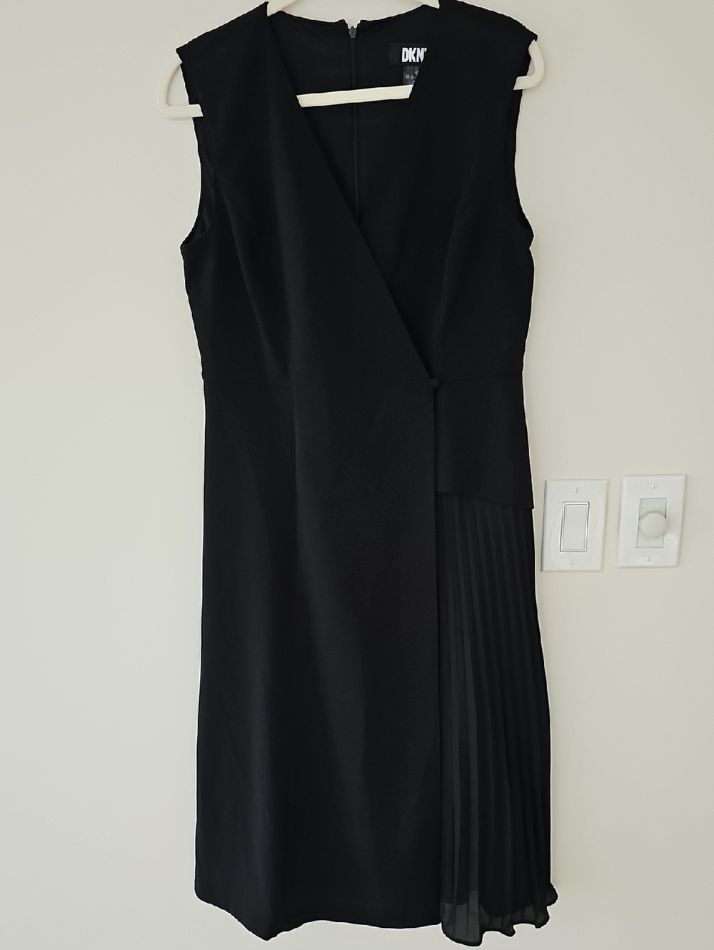 DKNY Sleevless Black Wrap Dress Size 10